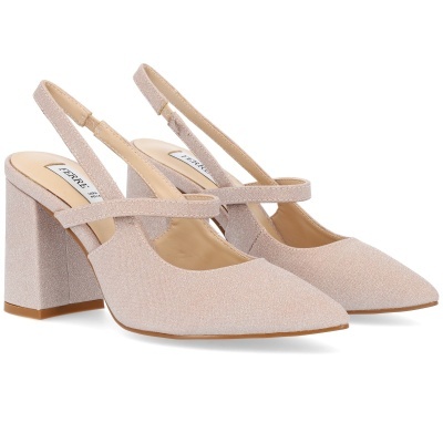 Sapatos bege de salto médio com biqueira pontiaguda e tiras finas
