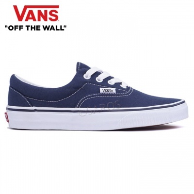 Ténis Vans azuis escuros com atacadores brancos e sola branca