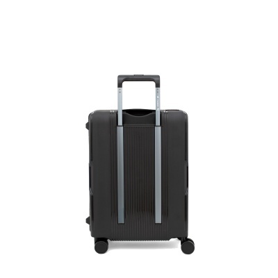 Mala rígida preta com rodas e pega telescópica