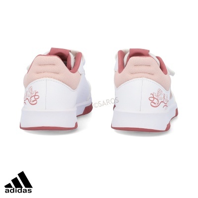 Ténis Adidas brancos e rosa vistos de trás