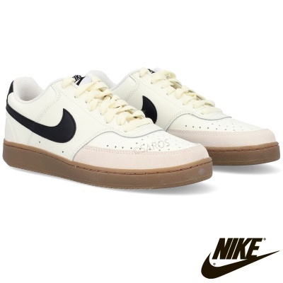 Ténis Nike couro branco com sola castanha clara e logo preto
