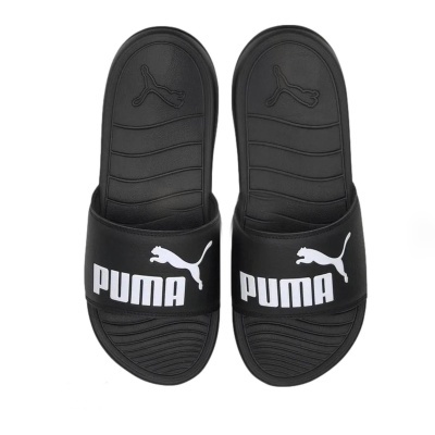 Chinelos PUMA pretos com logótipo branco e sola antiderrapante