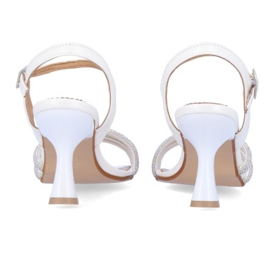Sandálias femininas brancas com salto e tiras decoradas