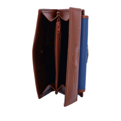 Carteira azul e castanha aberta com bolso de fecho