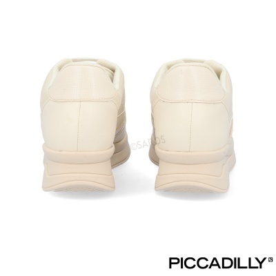 Par de sapatilhas bege claro vista de trás sobre fundo branco com logo PICCADILLY