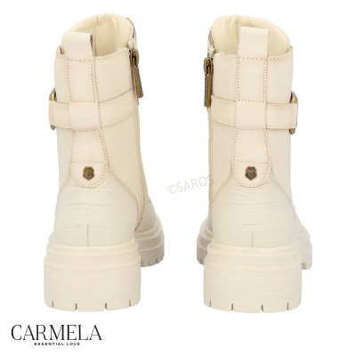 Botas brancas altas com sola robusta e fecho de correr