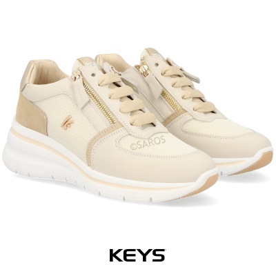 Sapatilhas bege claro com zíper dourado e sola branca da marca KEYS