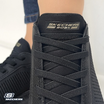 Ténis pretos Skechers BOBS com atacadores e malha texturizada