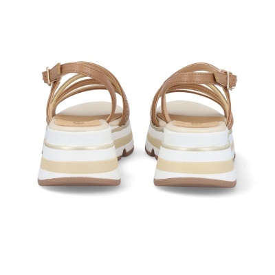 Sandálias castanhas de cunha com tiras finas e sola branca e bege vistas de trás