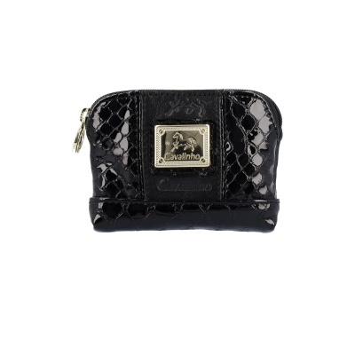 Carteira pequena preta com textura brilhante e placa metálica Cavallinho