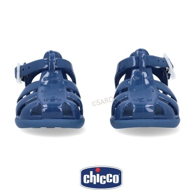 Sandálias de criança azuis de plástico com fecho de fivela