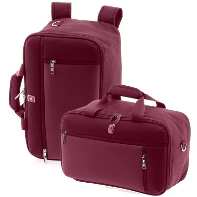 Conjunto de duas malas de viagem cor granada, uma mochila e uma mala de mão, com múltiplos bolsos e fechos metálicos