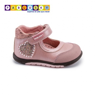 Sapatilha infantil cor de rosa com velcro e coração brilhante Pablosky