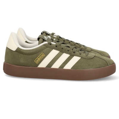 Ténis Adidas camurça verde-oliva com riscas brancas e sola castanha