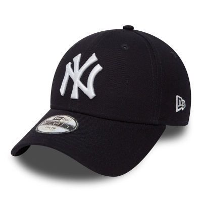 Boné preto NY com bordado branco e etiqueta na aba