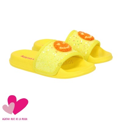 Chinelos amarelos de verão com aplicação laranja e lantejoulas