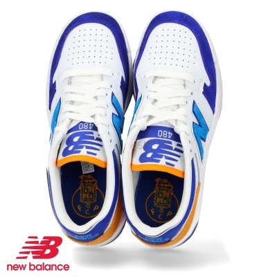 Ténis New Balance modelo 480 branco, azul e laranja com logótipo FC Porto no interior