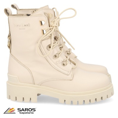 Botas coturno bege claro com sola grossa e atacadores
