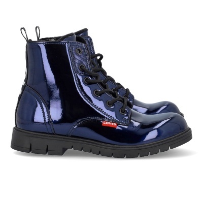 Botas coturno azul escuro em verniz com sola preta e etiqueta Levi's vermelha