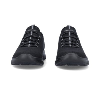 Sapatilhas pretas Skechers com atacadores elásticos e sola preta