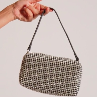 Bolsa de mão com cristais e alça preta