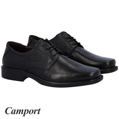 Sapatos sociais pretos em pele da marca Camport