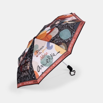 Guarda-chuva dobrável colorido com texto e desenhos abstratos