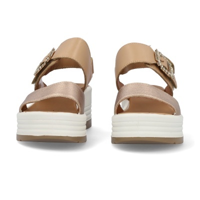 Sandálias femininas bege e dourado com salto plataforma branco vista de trás