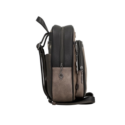 Mochila preta e cinzenta vista de lado com zíper e pendente de clave de sol.