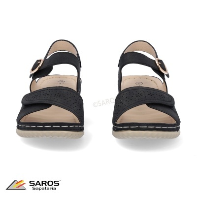 Sandálias femininas pretas com fecho de fivela dourada e sola branca