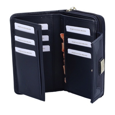 Carteira de pele preta com vários compartimentos para cartões e fecho dourado