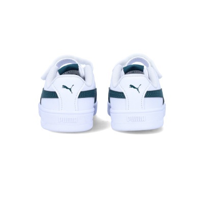 Sapatilhas brancas PUMA com risca verde escuro vista de trás.