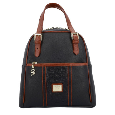 Mochila preta com detalhes castanhos e dourados em fundo branco