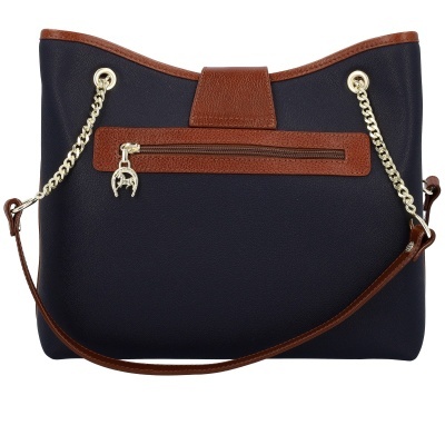 Mala preta com detalhes castanhos e alça dourada