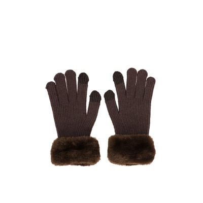 Par de luvas castanhas em malha com punhos de pelo castanho escuro.