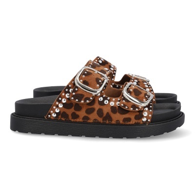 Sandálias slides com padrão animal print castanho e tachas prateadas
