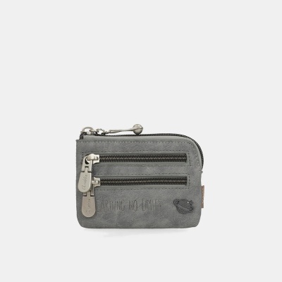 Carteira pequena cinza com fechamentos e frases