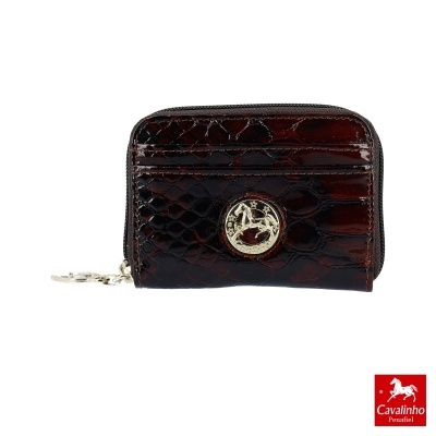 Carteira pequena em pele castanha com textura crocodilo e emblema dourado Cavalinho