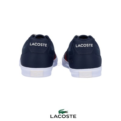 Sapatilhas Lacoste azul escuro com sola branca vistas de trás