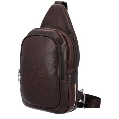 Mochila pequena de pele castanha escura com bolso frontal e alça ajustável