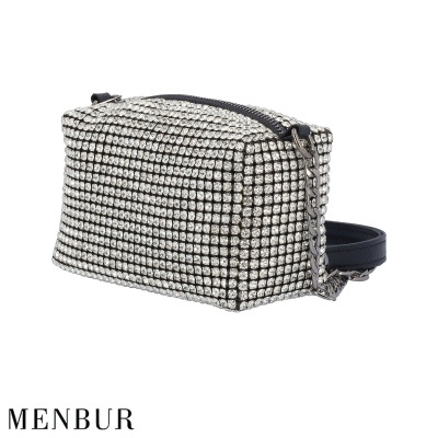 Bolsa Menbur coberta por cristais com alça de corrente