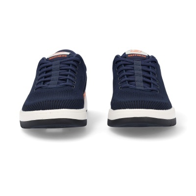 Sapatilhas Skechers azuis com sola branca e preta em tecido de malha