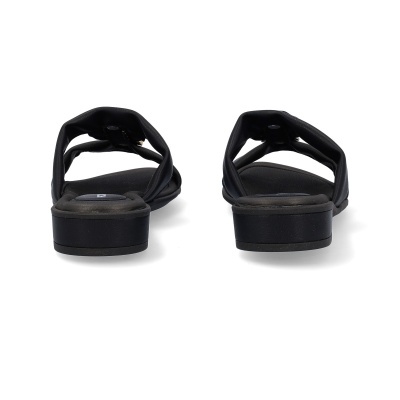 Sandálias pretas com tiras torcidas e salto baixo vistas de trás