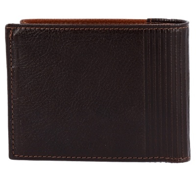 Carteira masculina de couro castanho com textura e costura visível