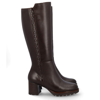 Botas altas em pele castanha escura com salto bloco e sola grossa