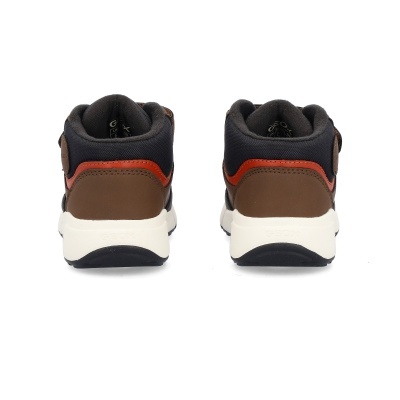 Sapatilhas desportivas GEOX castanhas com detalhes preto e vermelho vistas de trás