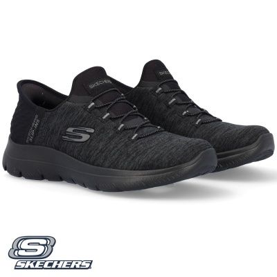 Sapatilhas Skechers pretas de tecido com sola preta e logotipos visíveis