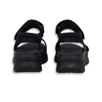 Sandálias pretas com tiras e solado grosso, vista traseira