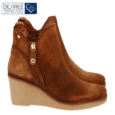 Botas de senhora castanhas em camurça com salto cunha e fecho lateral