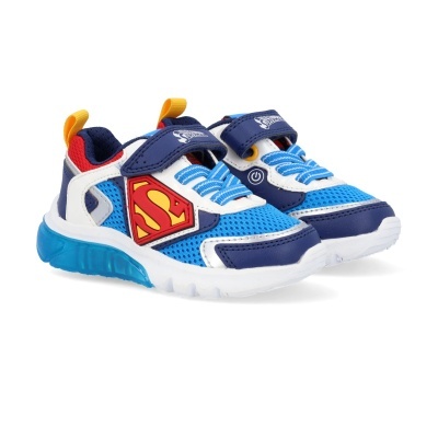 Ténis de criança azul com logo Superman e velcro azul.